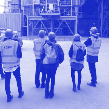 A blue tinted picture of a group conducting a exploratory research in Landkreis Oder Spree